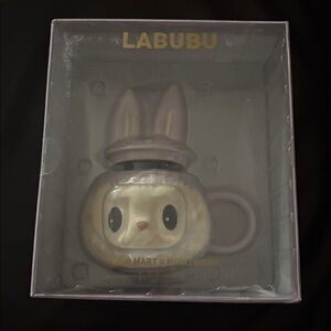 The monsters classic la boo-boo mug
parkland exclusive NWT